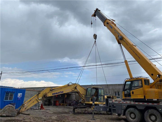 正阳县25吨吊车的工作半径是多少？