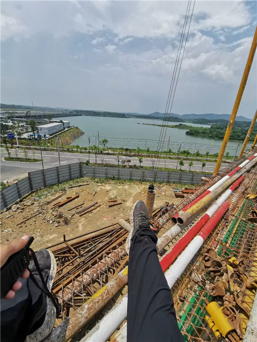 正阳县作业中发生设备损坏或人员意外，责任怎么划分？