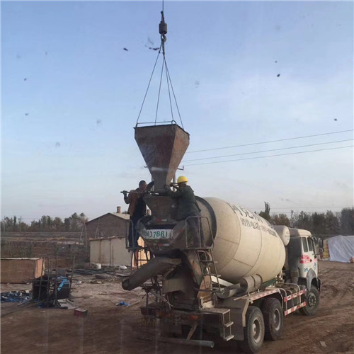 正阳县“精准瞄准”—— 吊车的 “定位导航” 技术